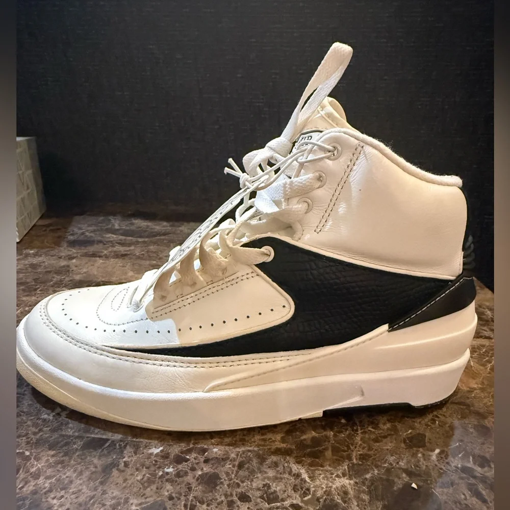 Nike. Wmns Air Jordan 2 Retro 'Sail Black'. Size 7.5.